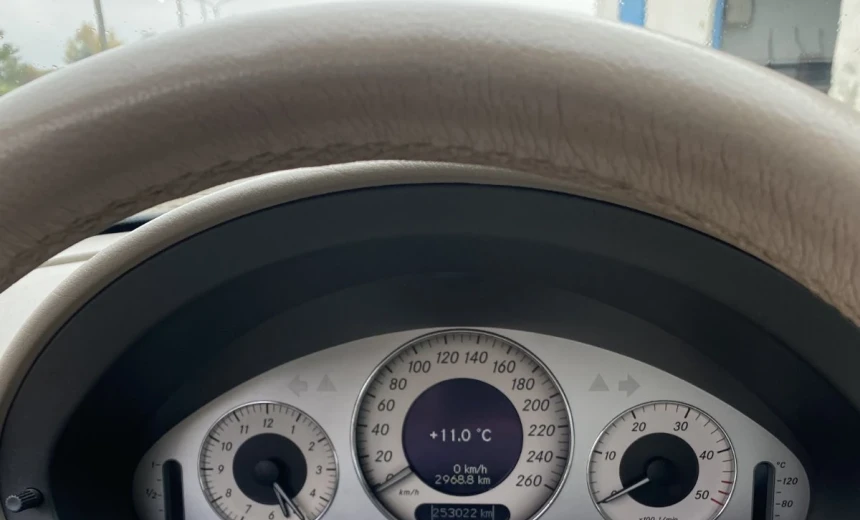 Mercedes-Benz E 270 2004 Diesel Automatic Image 3