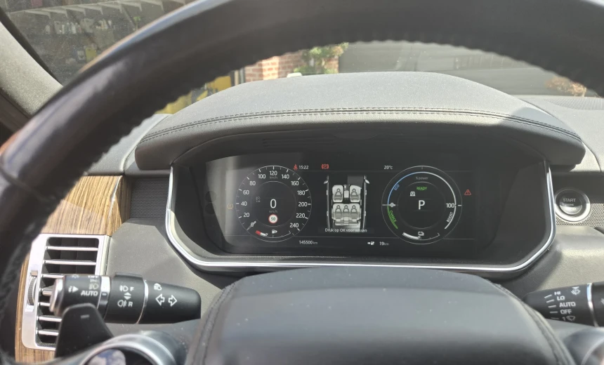 Land Rover Range Rover 2018 Hybrid Electric/Gasoline Automatic Image 12