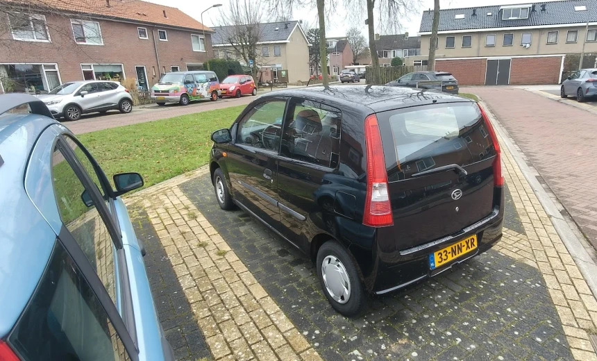 Daihatsu Cuore 2003 Gasoline Manual Image 2