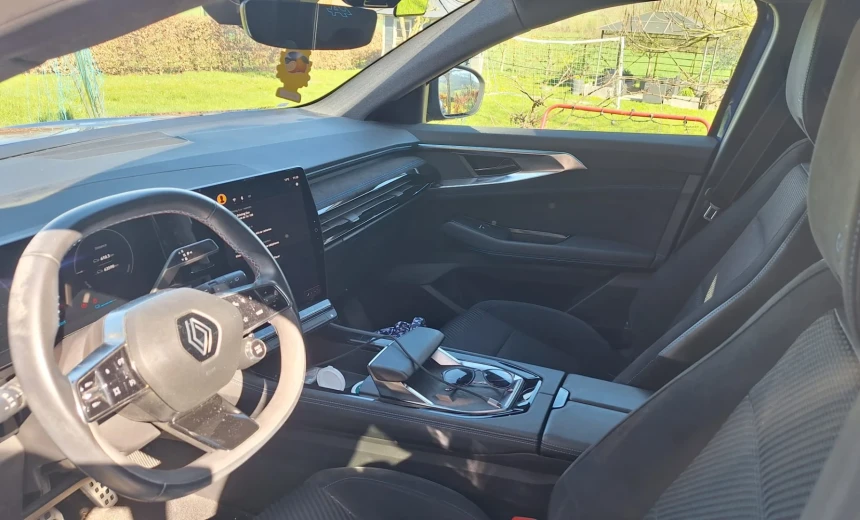 Renault Alpine A310 2023 Hybrid Electric/Gasoline Automatic Image 7