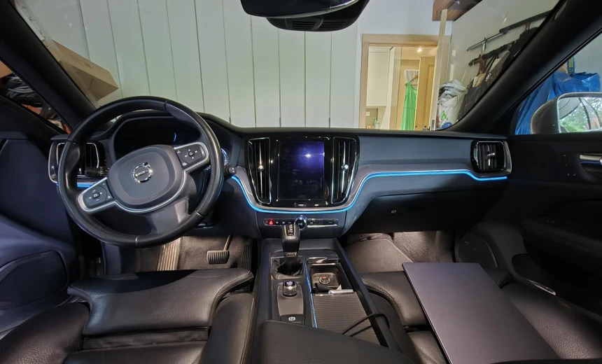 Volvo V60 2019 Diesel Automatic Image 19