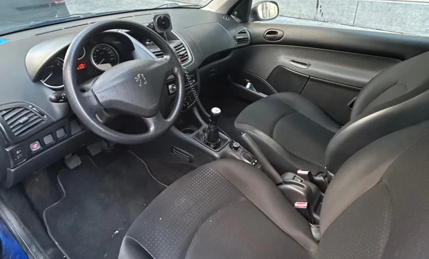 Peugeot 206 2011 Gasoline Manual Image 8