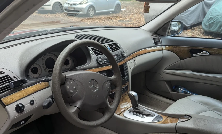 Mercedes-Benz E 320 2005 Diesel Automatic Image 0