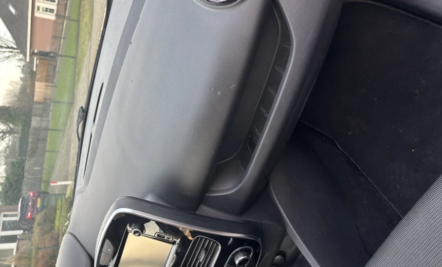 Renault Clio 2017 Gasoline Manual Image 2