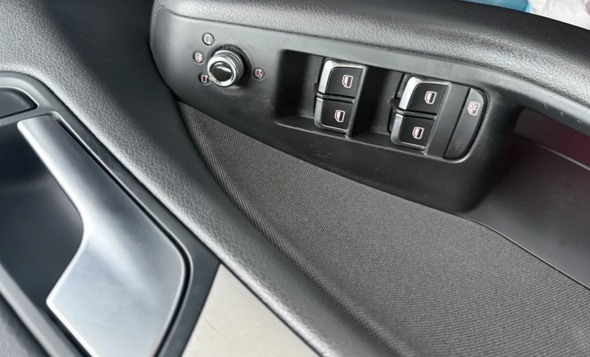 Audi Q5 2013 Gasoline Automatic Image 9