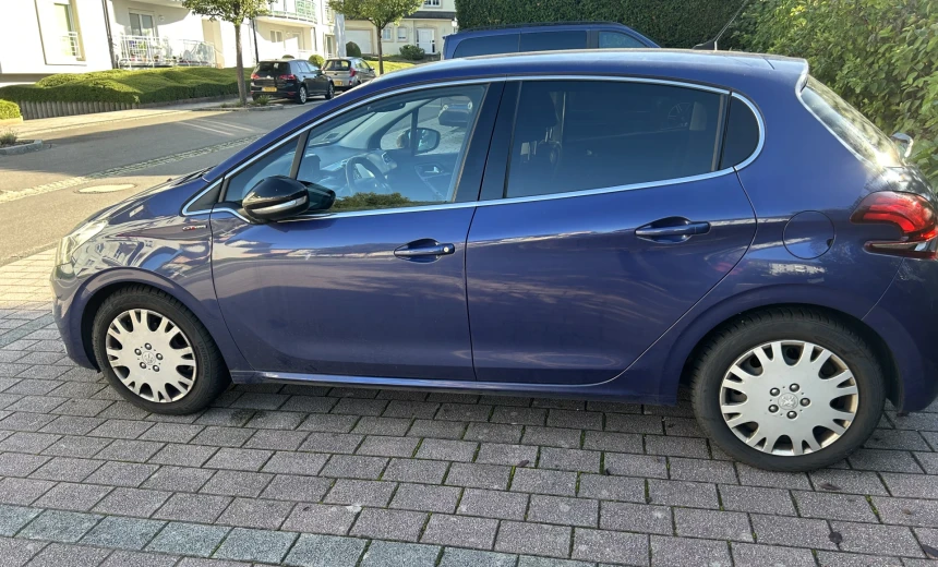 Peugeot 208 2015 Gasoline Manual Image 1