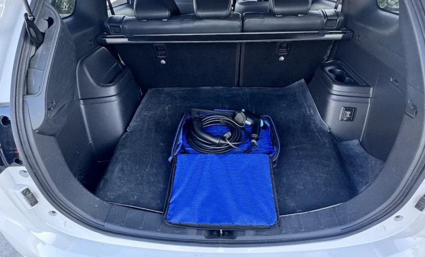 Mitsubishi Outlander 2019 Hybrid Electric/Gasoline Automatic Image 4