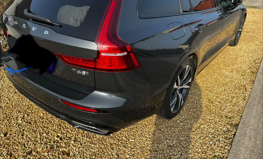 Volvo V60 2021 Hybrid Electric/Gasoline Automatic Image 0