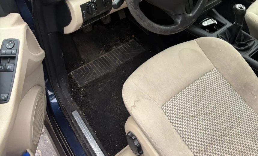 Mercedes-Benz A 150 2004 Gasoline Manual Image 6