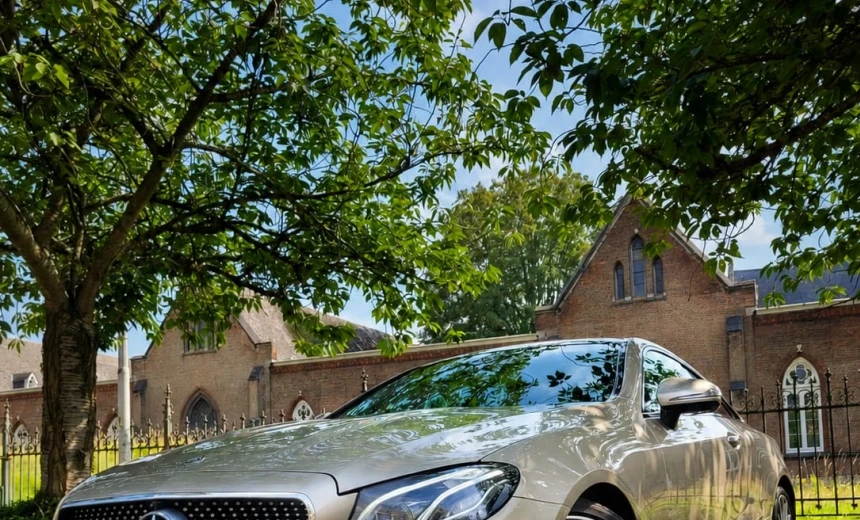 Mercedes-Benz E 300 2017 Gasoline Automatic Image 0