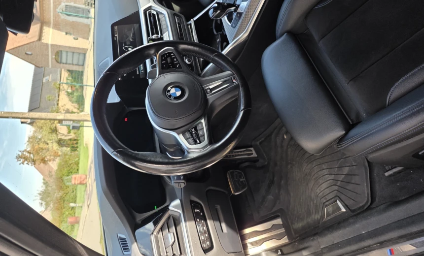 BMW 330 2021 Hybrid Electric/Gasoline Automatic Image 6