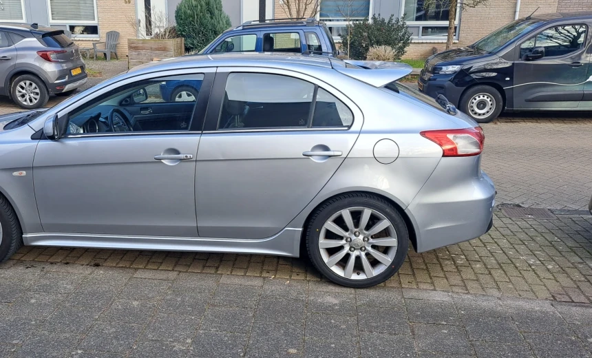 Mitsubishi Lancer 2010 Gasoline Manual Image 2