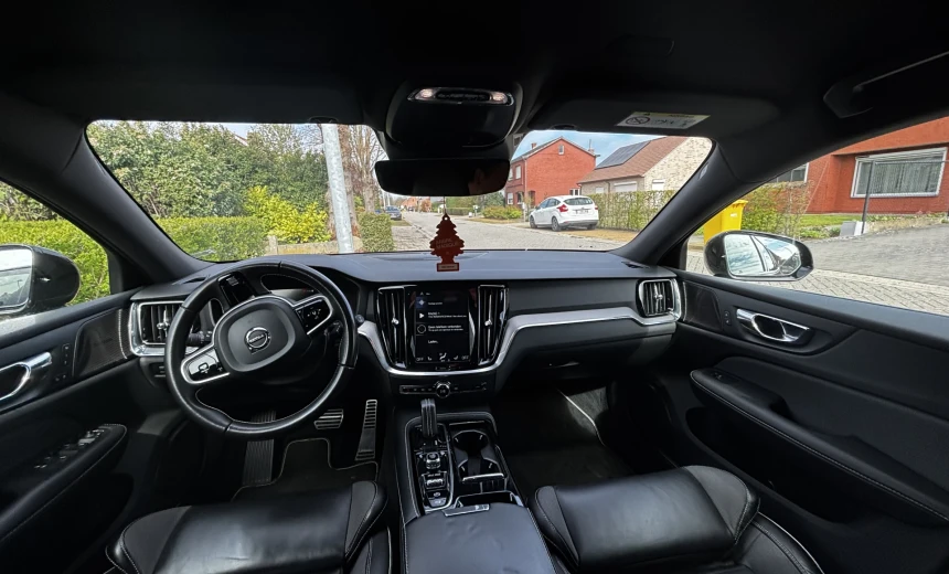 Volvo V60 2021 Hybrid Electric/Gasoline Automatic Image 7