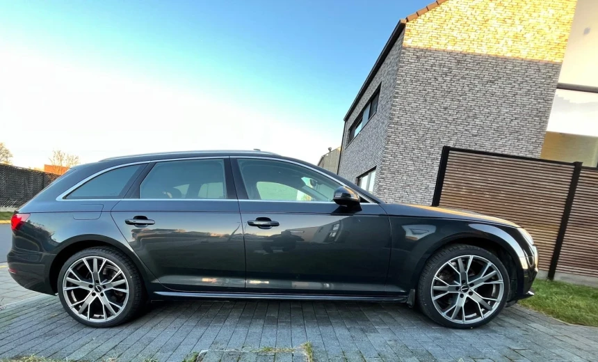 Audi A4 2018 Gasoline Automatic Image 1