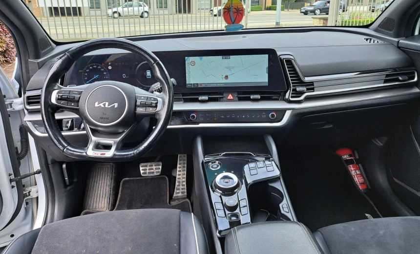 Kia Sportage 2022 Hybrid Electric/Gasoline Automatic Image 8