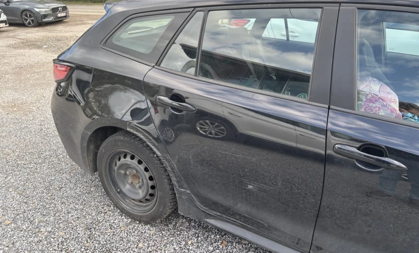 Toyota Corolla 2021 Hybrid Electric/Gasoline Automatic Image 6