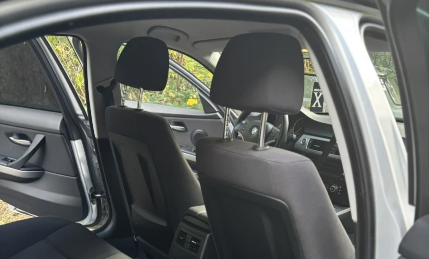 BMW 318 2009 Gasoline Manual Image 4