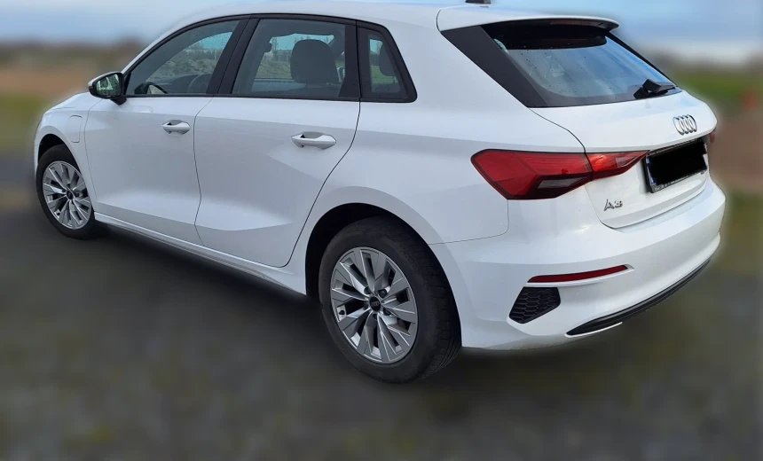 Audi A3 2022 Hybrid Electric/Gasoline Automatic Image 4