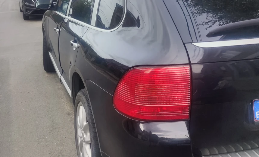 Porsche Cayenne 2005 Gasoline Manual Image 2