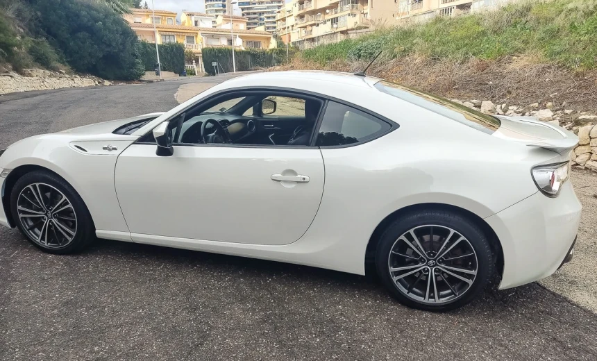 Toyota GT86 2013 Gasoline Manual Image 4