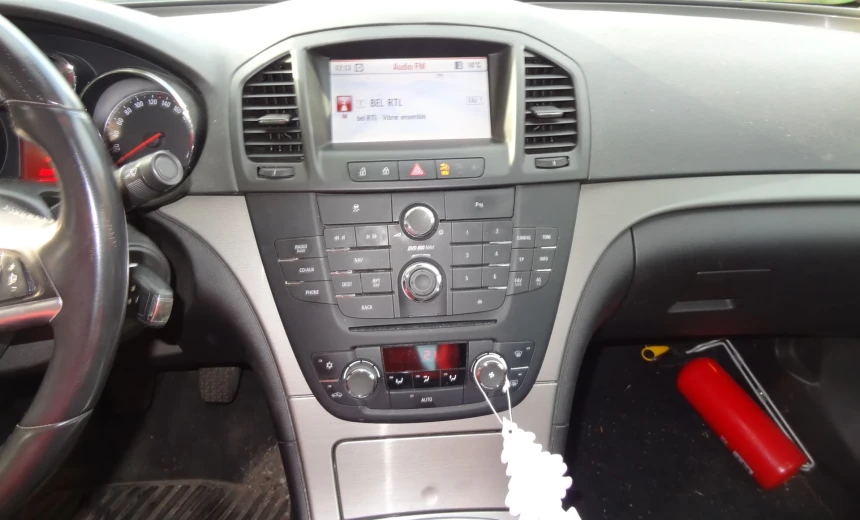 Opel Insignia 2012 Diesel Manual Image 6