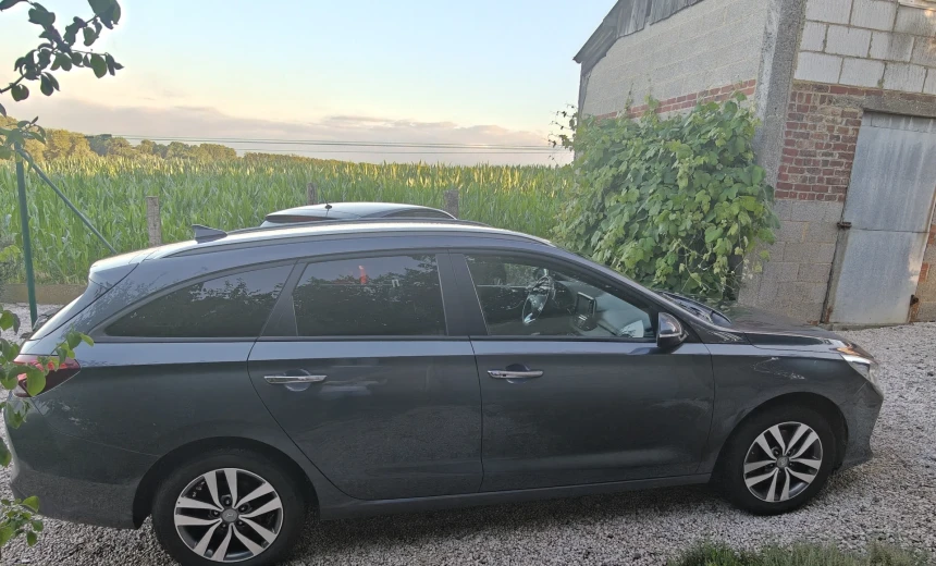 Hyundai i30 2018 Gasoline Manual Image 2