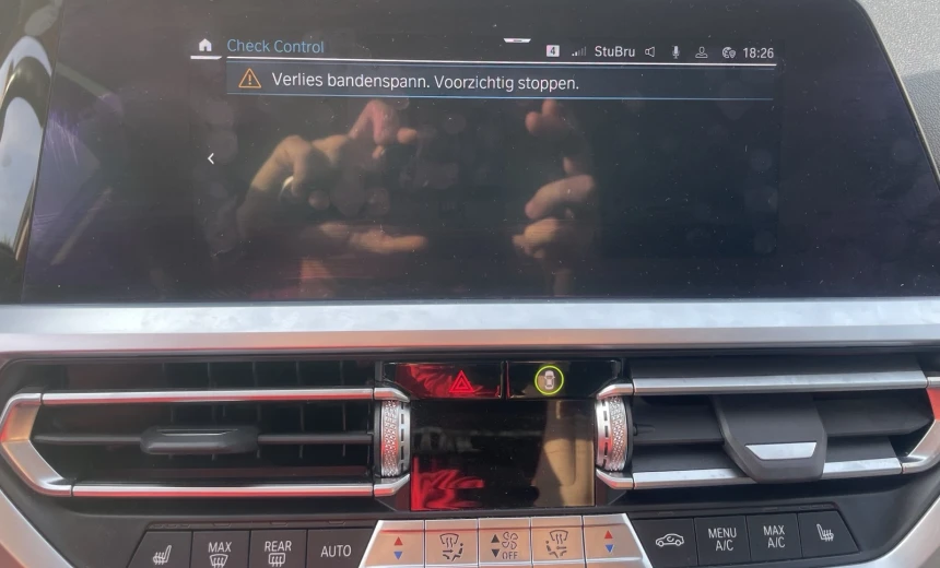 BMW 330 2021 Hybrid Electric/Gasoline Automatic Image 11