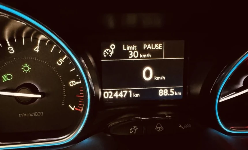 Peugeot 2008 2018 Gasoline Manual Image 8